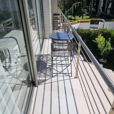 Piso En Puerto Platja De Aro Апартаменты *